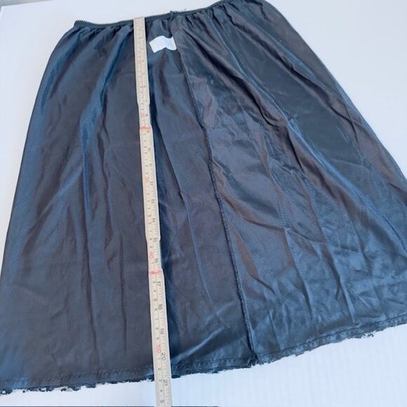 Dawn to Dusk Half Slip Black Medium 27/29 Nylon USA VTG - Picture 7 of 11